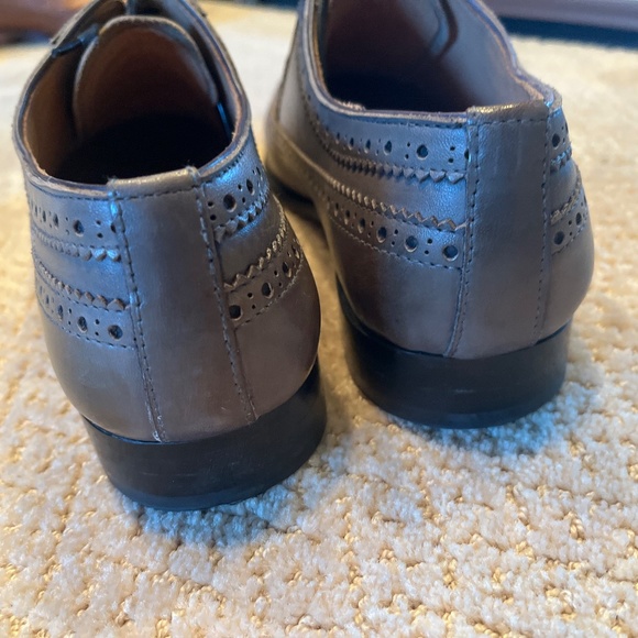 Gray wingtips, size 9 main image 7